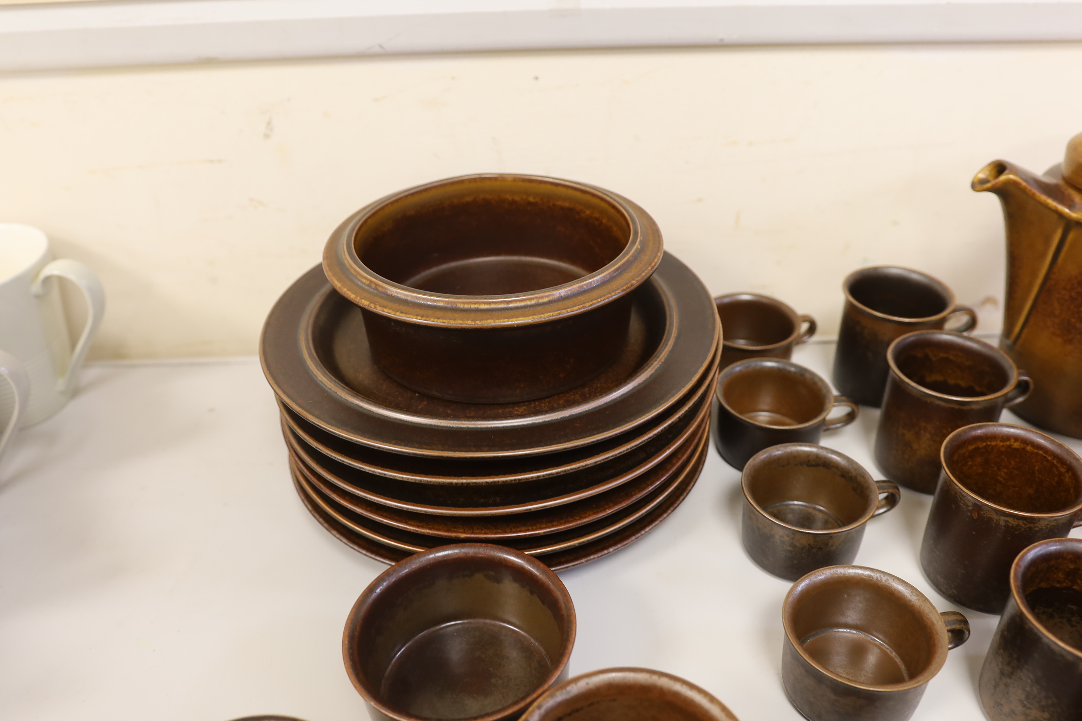 Arabia Ruska, a quantity of stoneware tea and dinnerware including cups and saucers, oval dish and plates